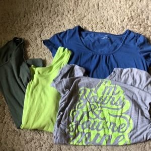 Size M maternity tops